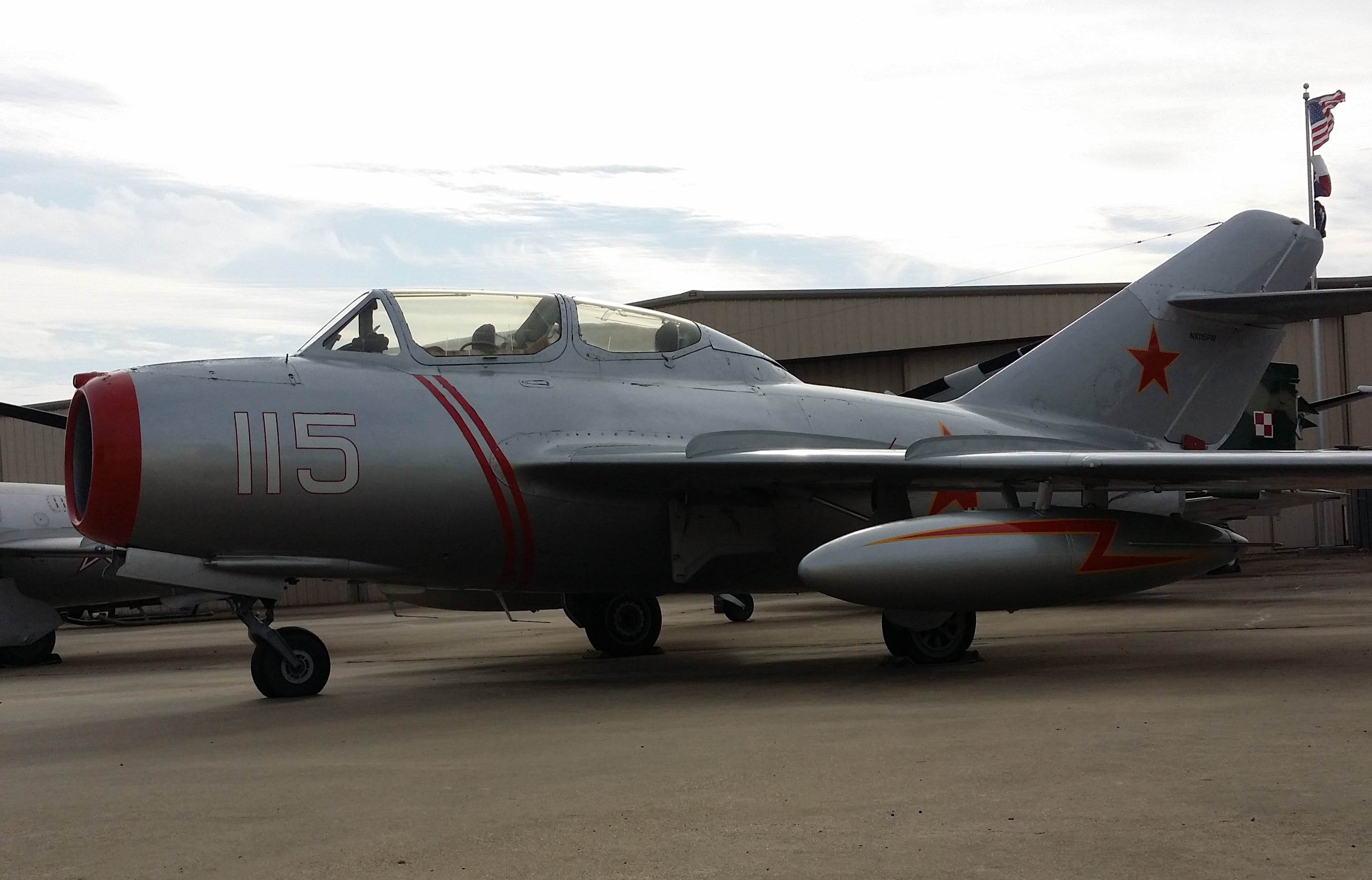 mig 15 fighter jet aircraft soldier plane aviation s 2k