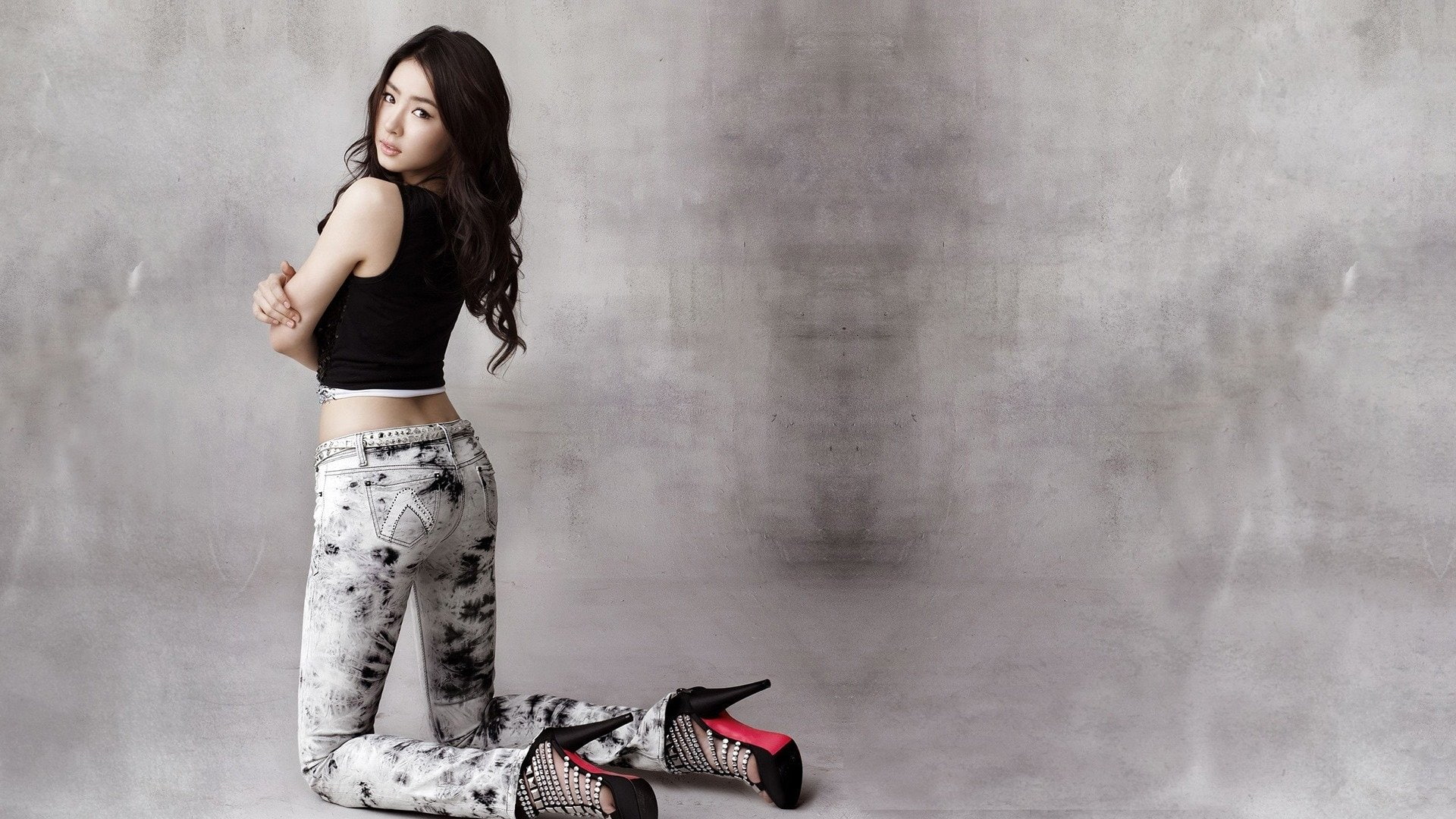 Actresses Shin Se kyung South Korean 2k