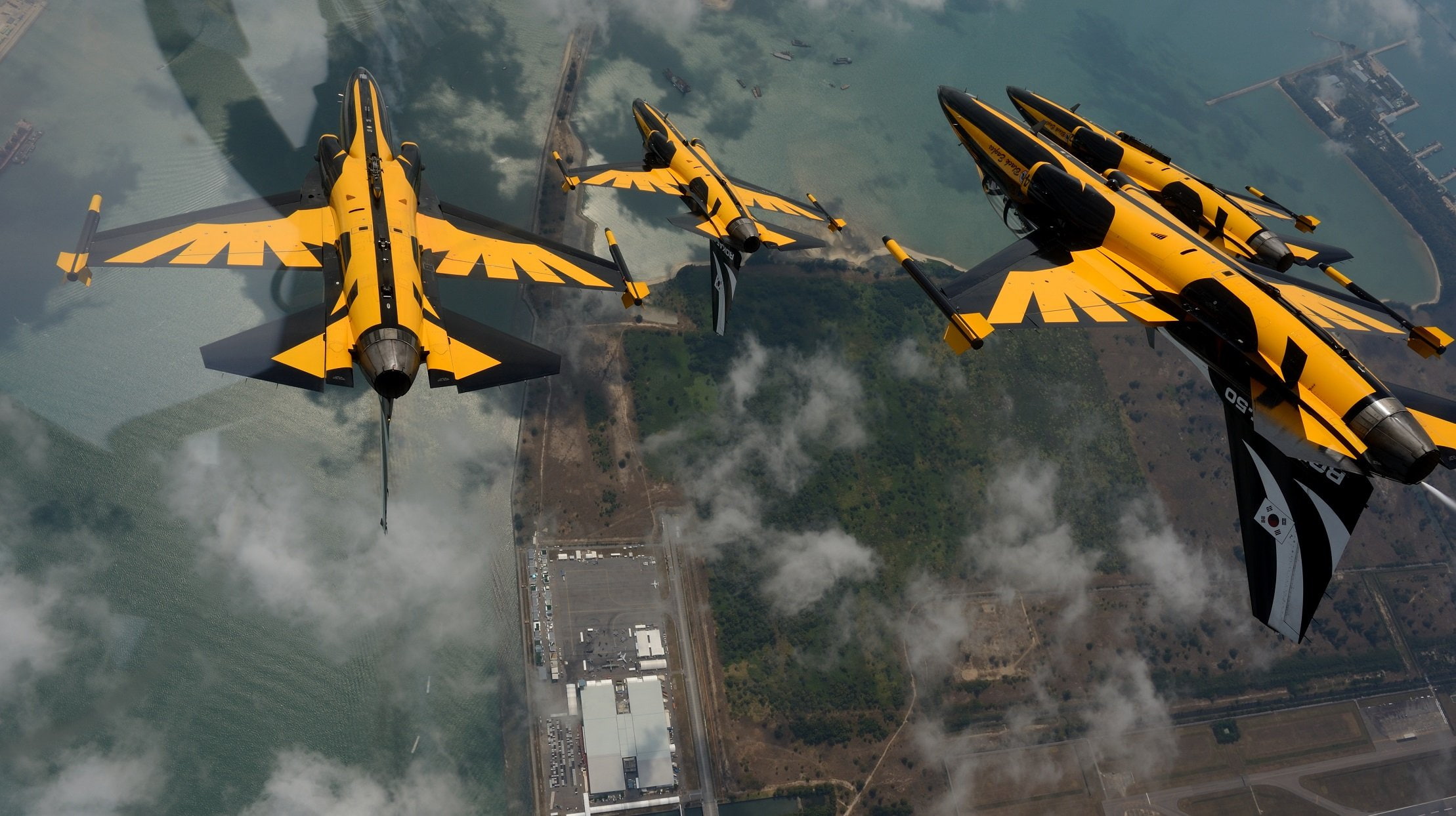 aerobatic air aircrafts black eagle eagles golden jets 2k