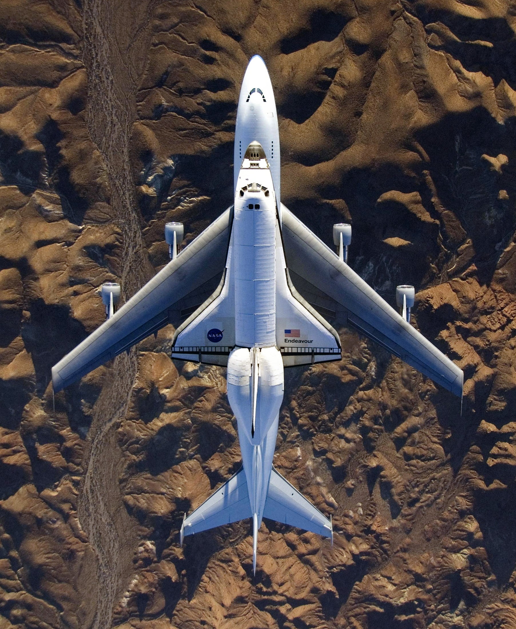 white shuttle carrier aircraft space endeavour boeing 2k