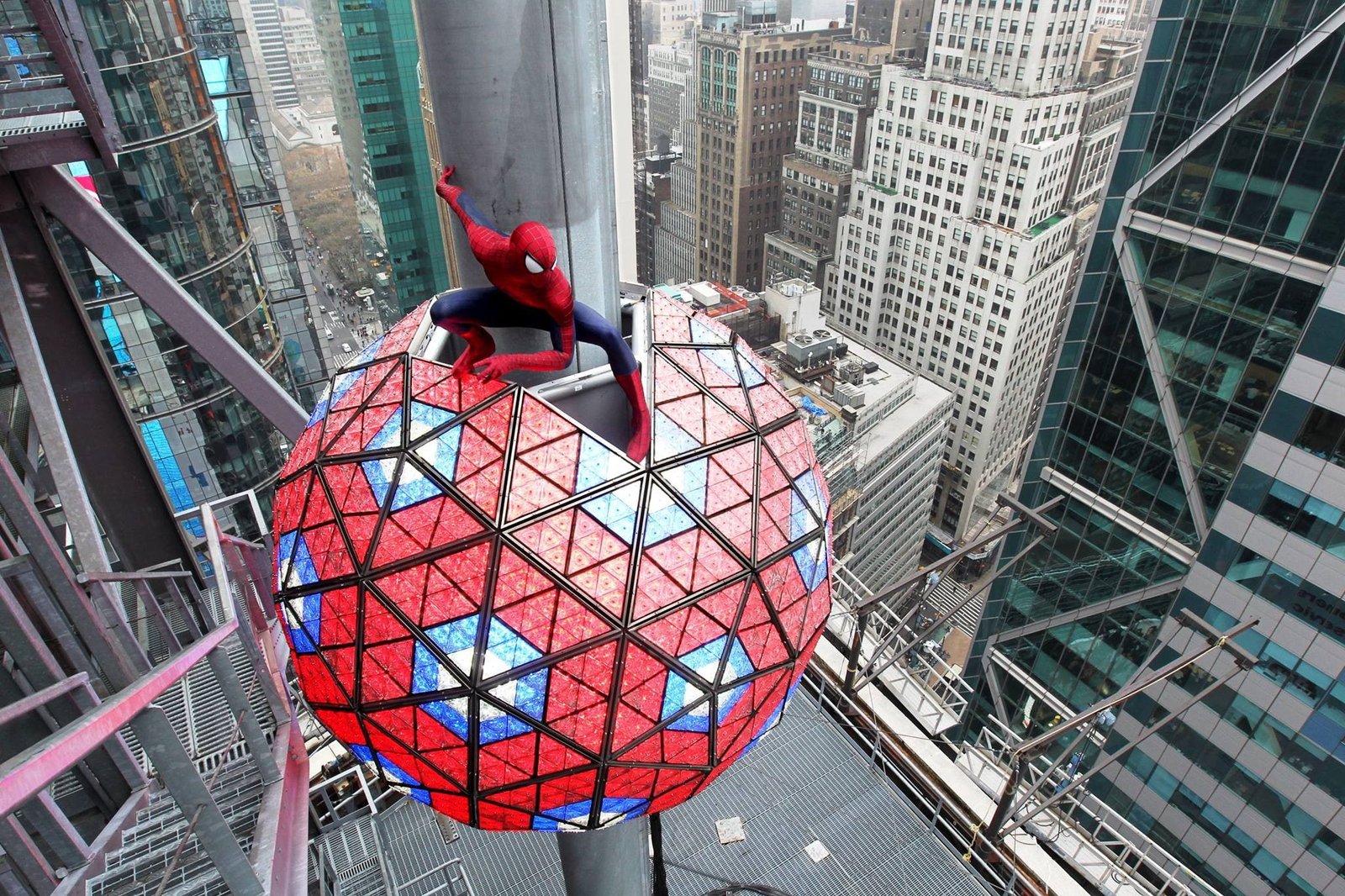 Spider Man cityscape superhero movies 2k
