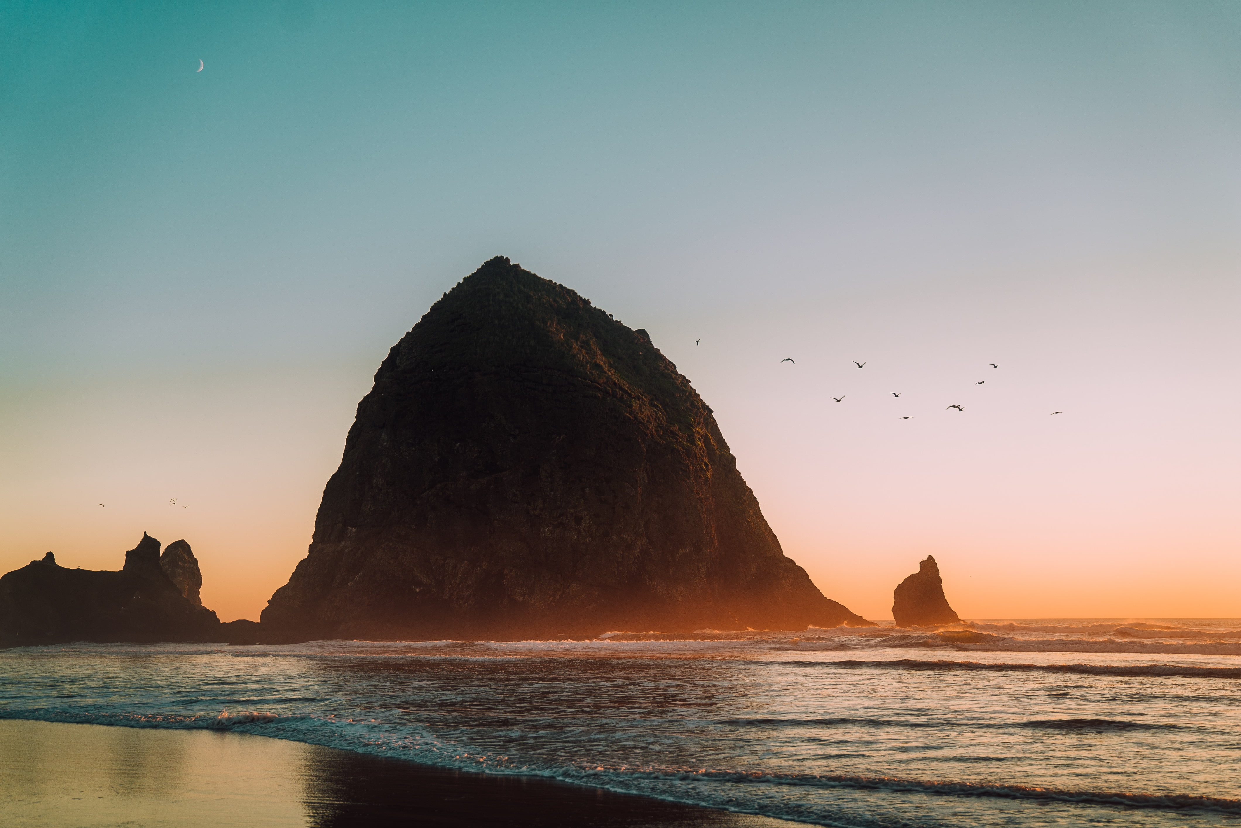 Earth Rock Beach Cannon Haystack Oregon 2k 4k