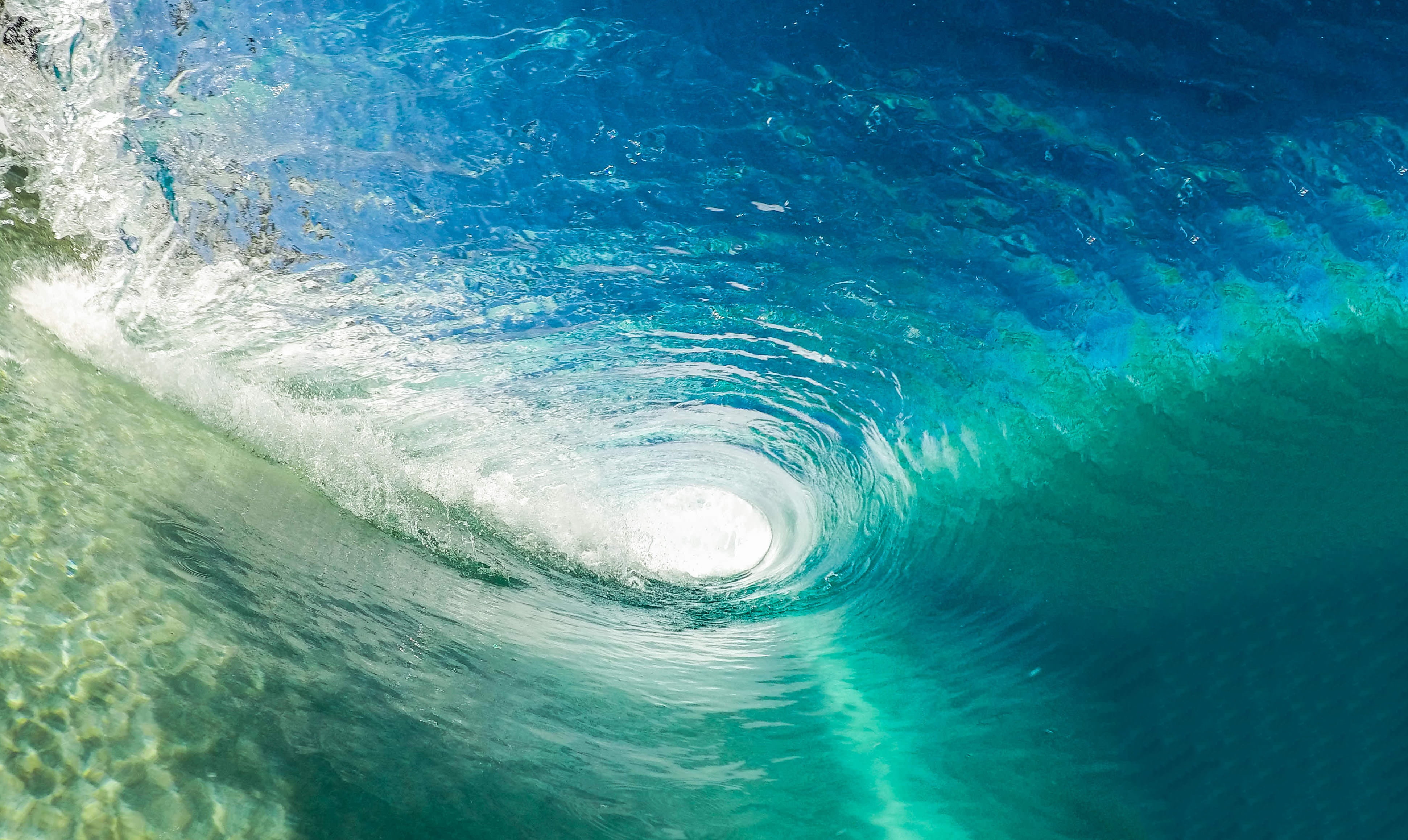 photography underneath sea wave tube ocean blue surf barrel 2k 4k