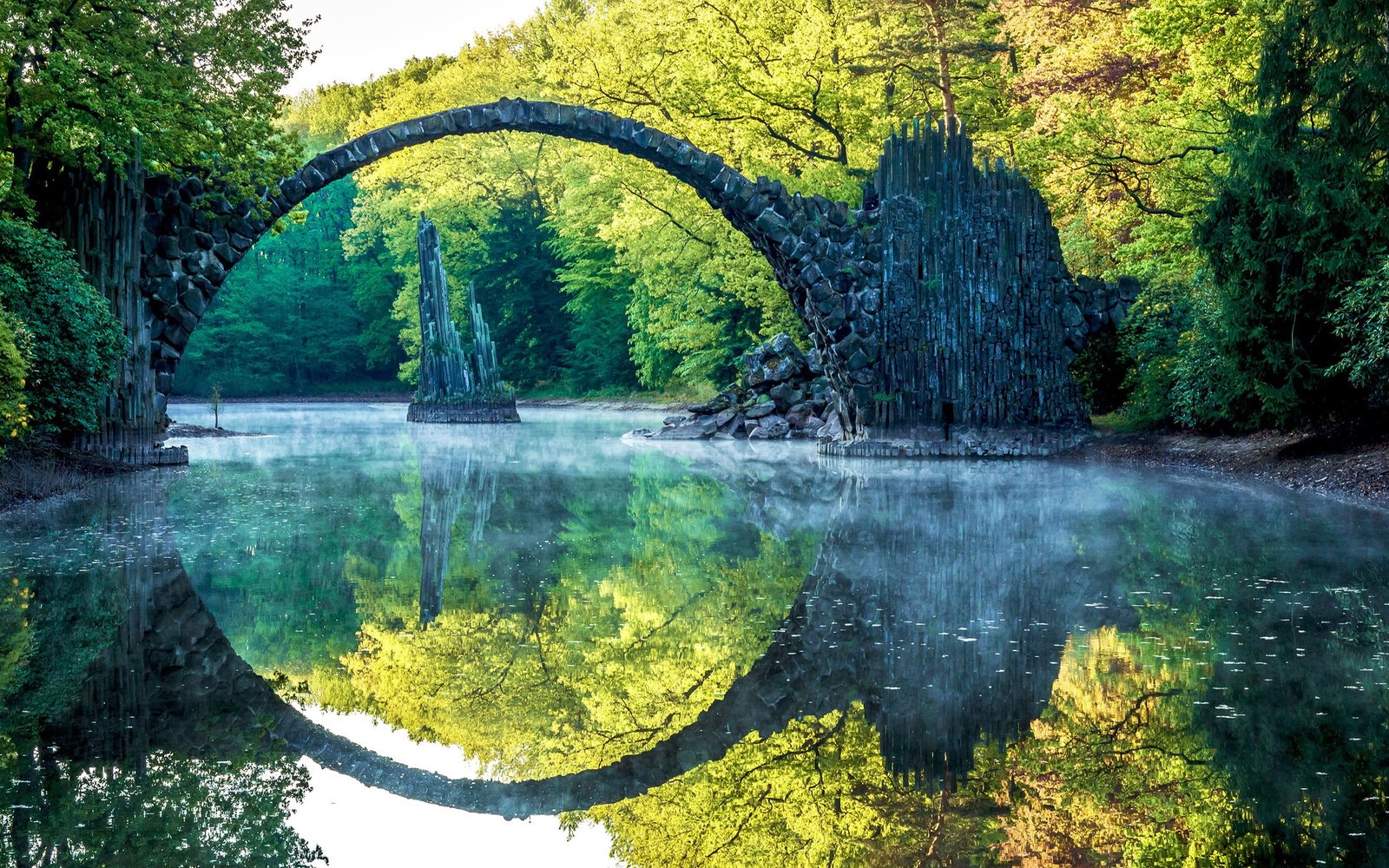 brown bridge and body of water digital wallpaper reflection 2k