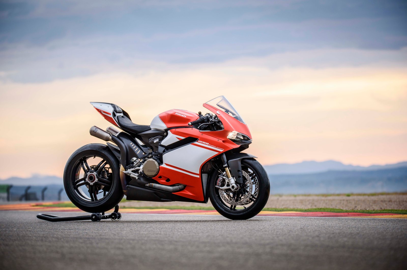 Ducati Superleggera HD 2k 4k 5k 8k