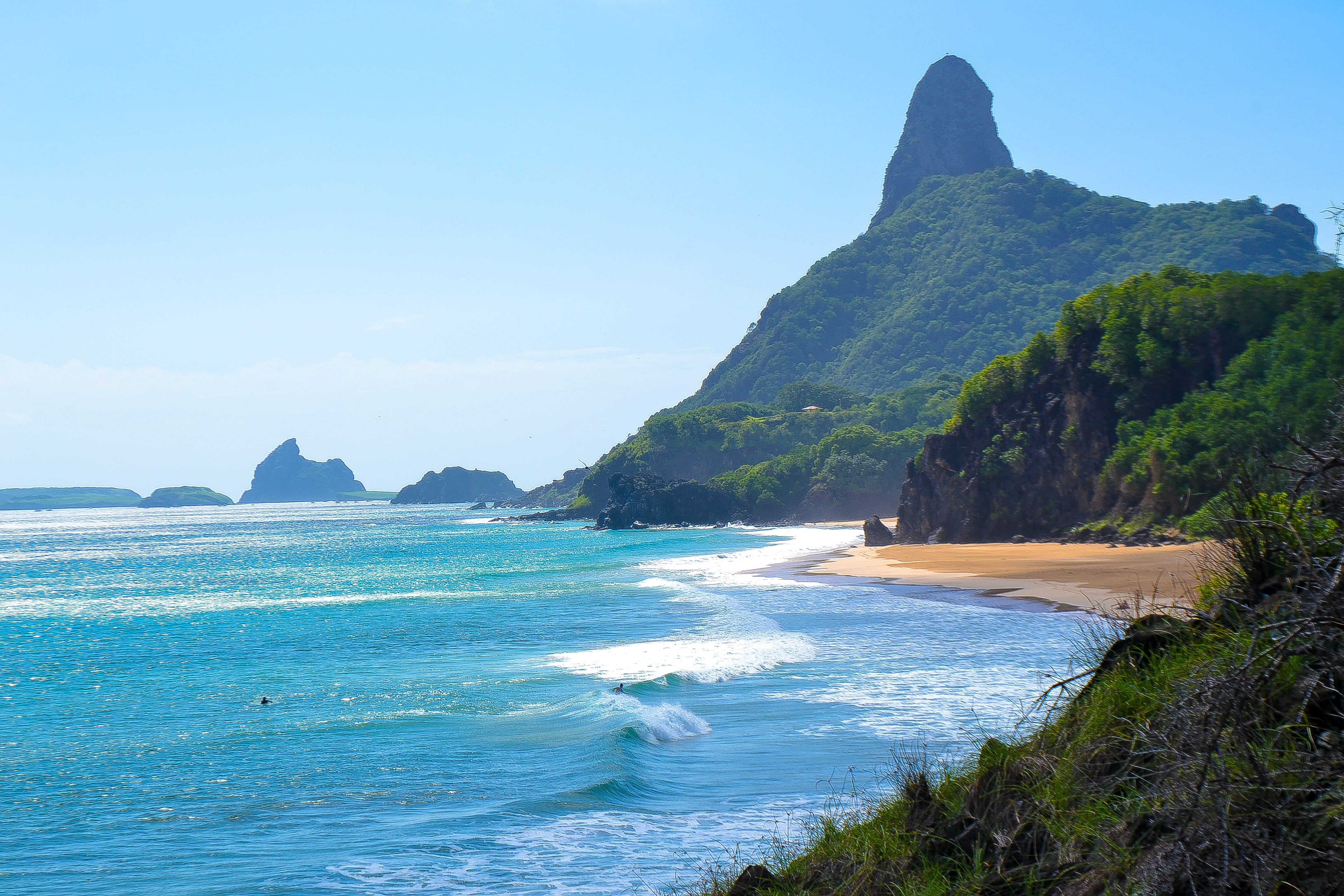 brazil fernando de noronha surfer green mountain trees 2k 4k 5k