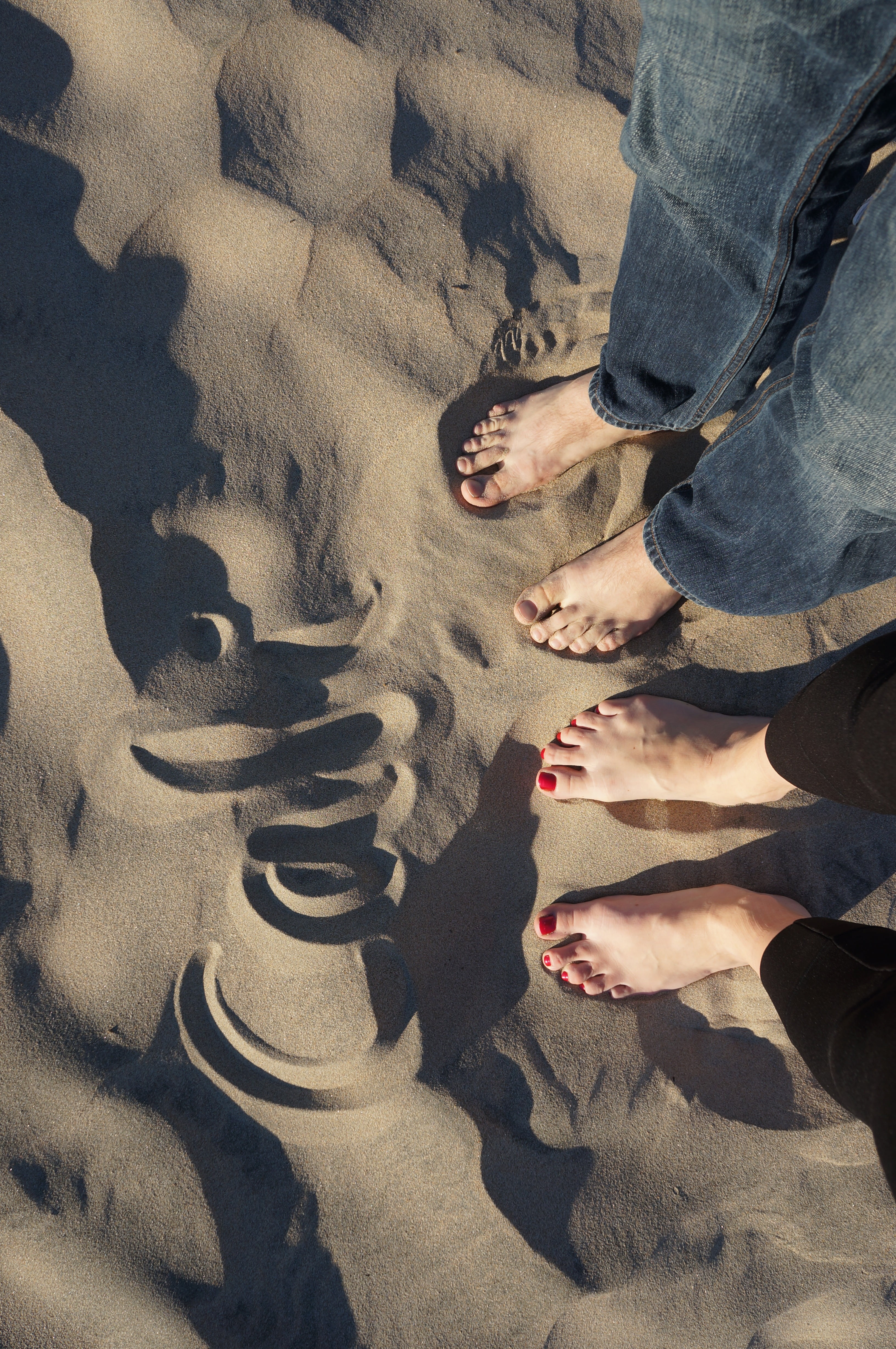 california beach feet man woman sand people outdoors 2k