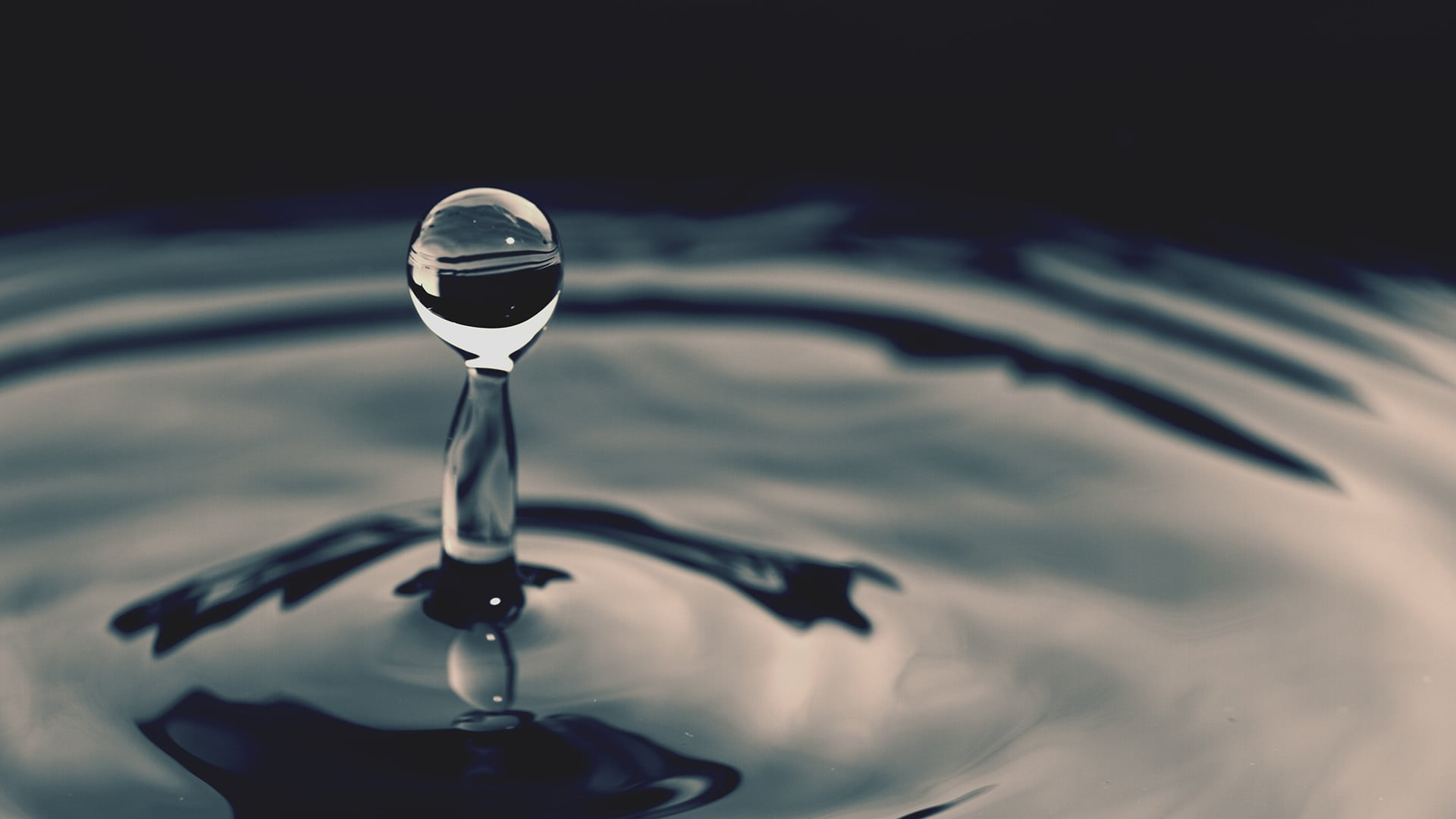 body of water droplet drops macro ripples nature 2k