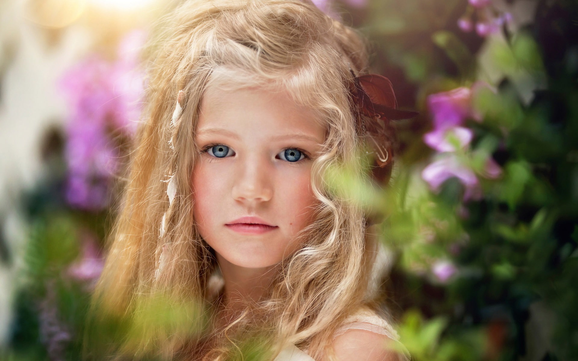 Cute girl portrait bokeh 2k