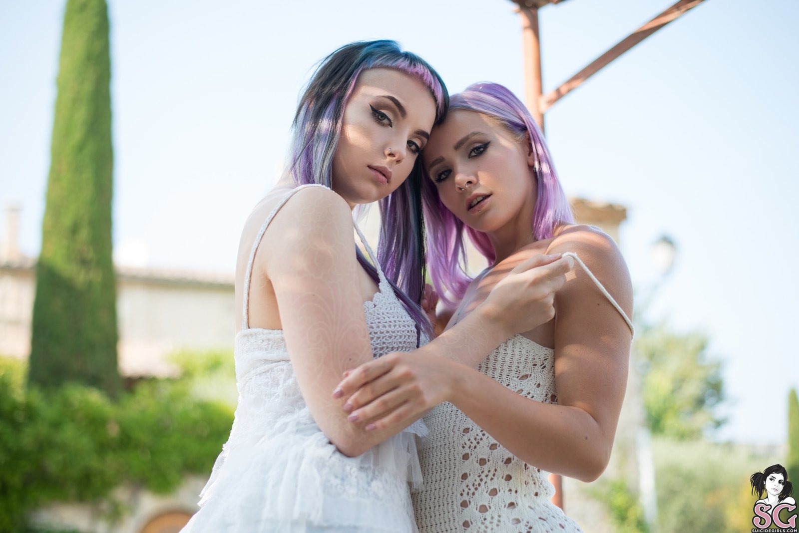 Indigo Suicide dyed hair Girls women model outdoors 2k
