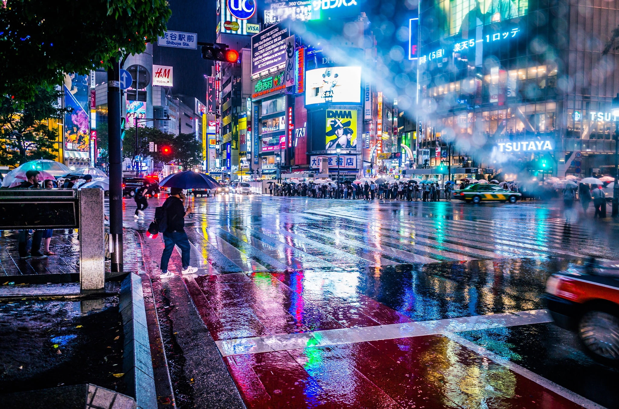 wet light the city lights people rain street umbrella 2k