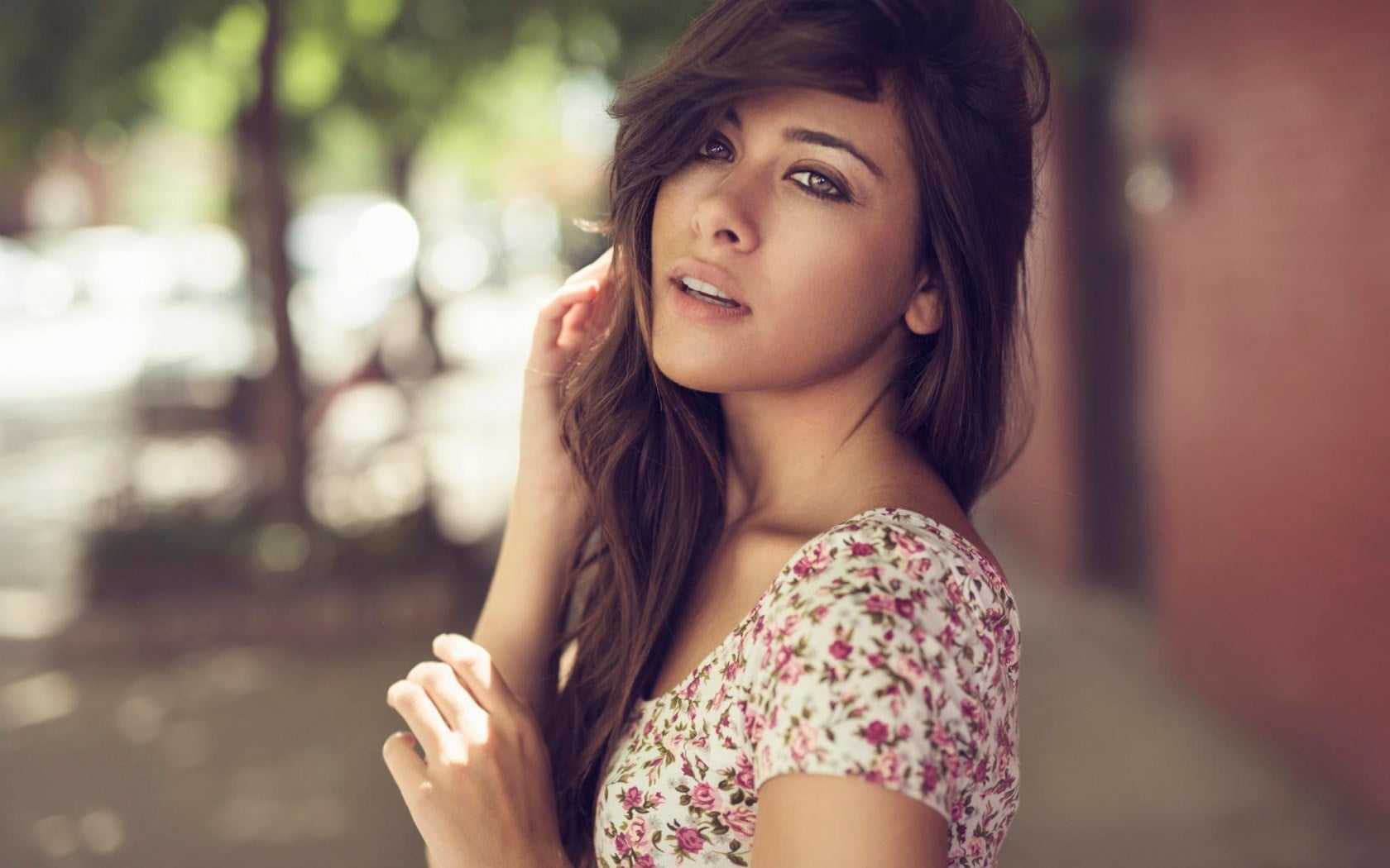 women s white and red floral top selective focus photo of woman wearing pink scoop neck cap sleeved shirt 2k