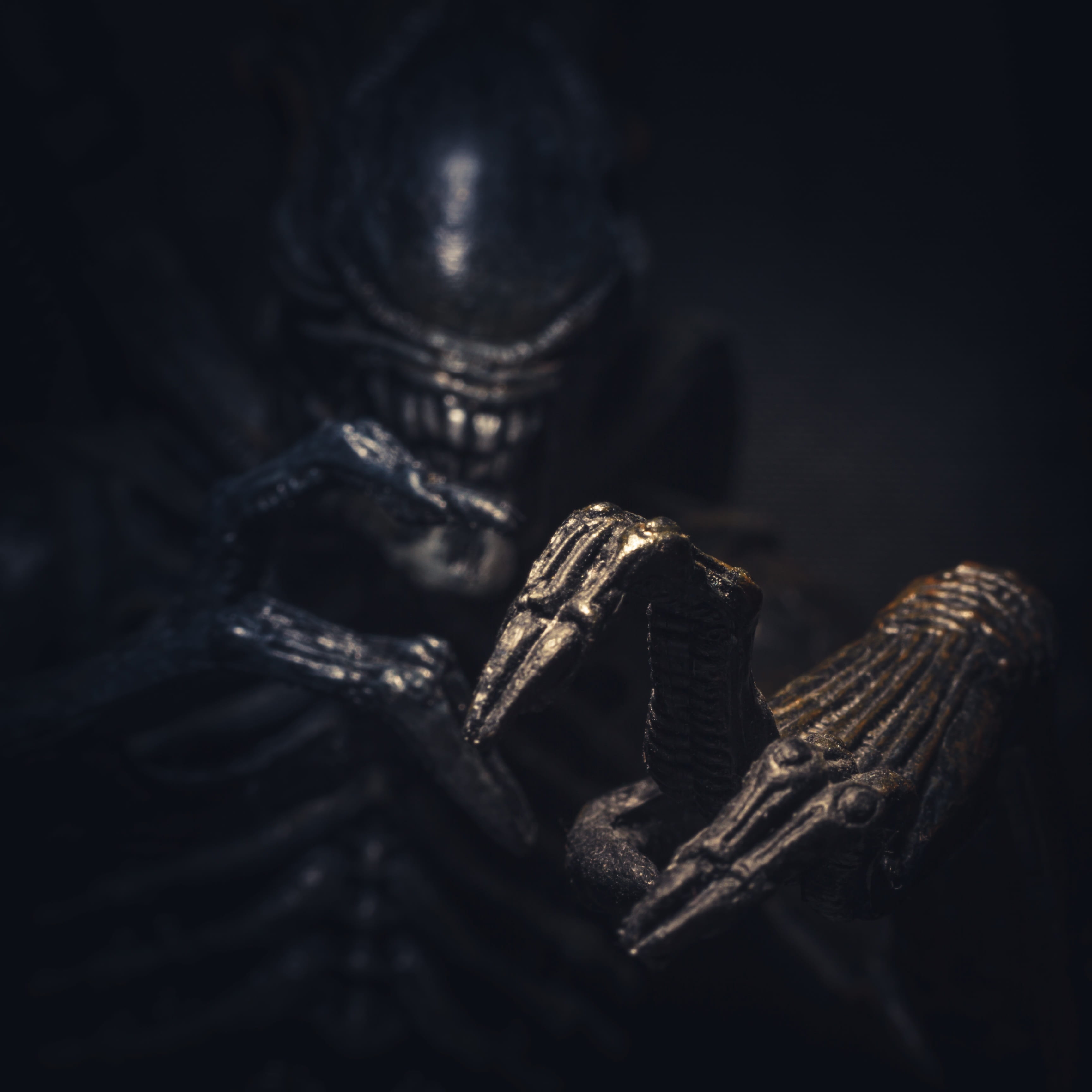 alien horror fear hands steal monster mystical psycho 2k