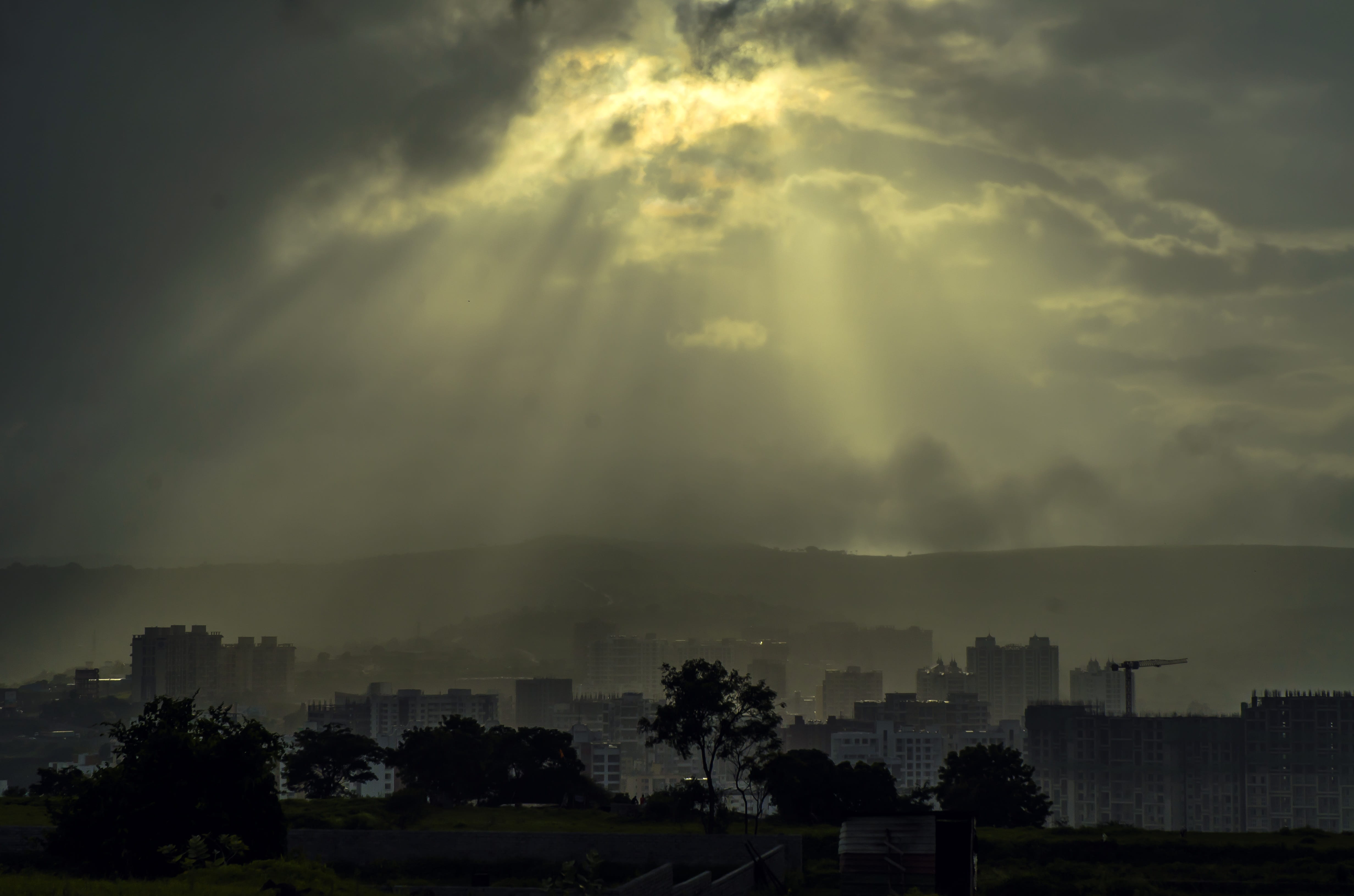 shine sun and cloud nature cityscape rays blessings 2k 4k 5k