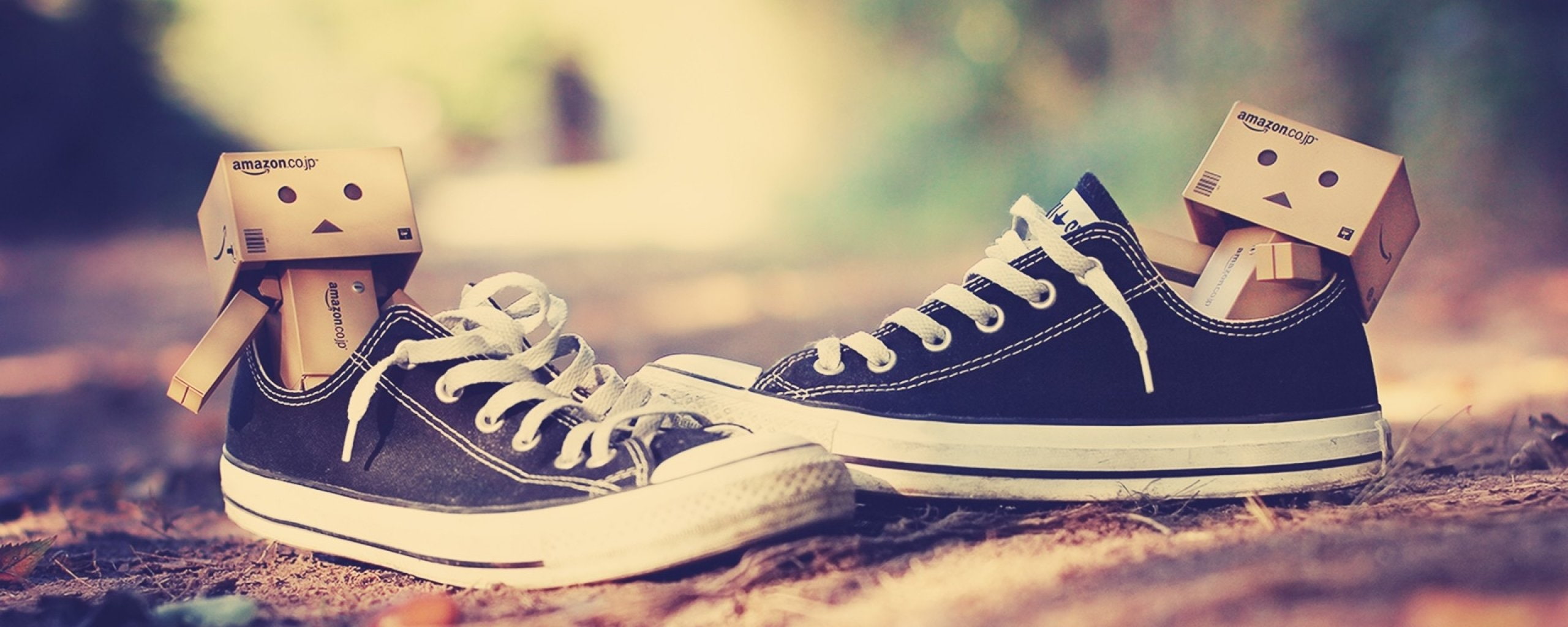 dual monitor multi screen Widescreen close up shoe selective focus widescreen dualmonitor dualscreen 2k