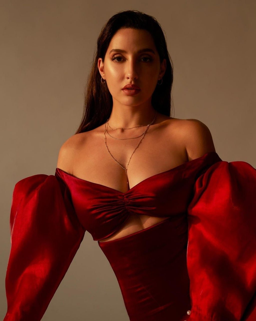 Nora fatehi 4k mobile pc wallpaper
