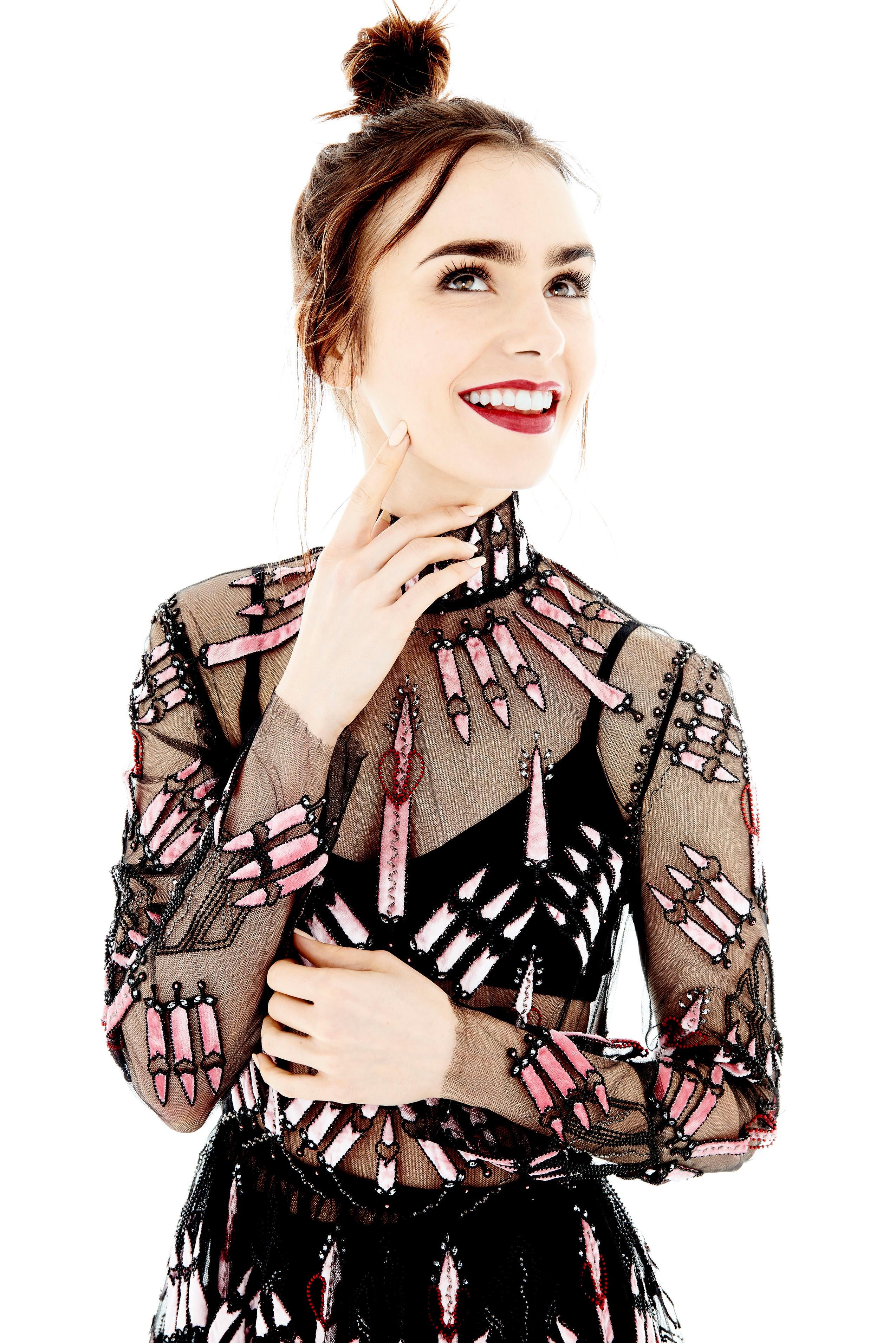 Lily Collins 2k